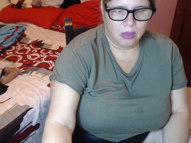 ElizabethTaylor8's BongaCams show and profile