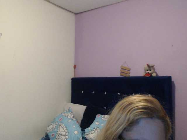 ElizabethTaylor8 live cam on BongaCams