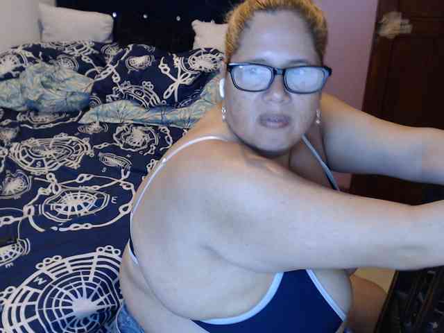 Elizabethtaylor8's cam show statistics and live stream