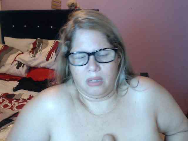 ElizabethTaylor8 Live Webcam on BongaCams