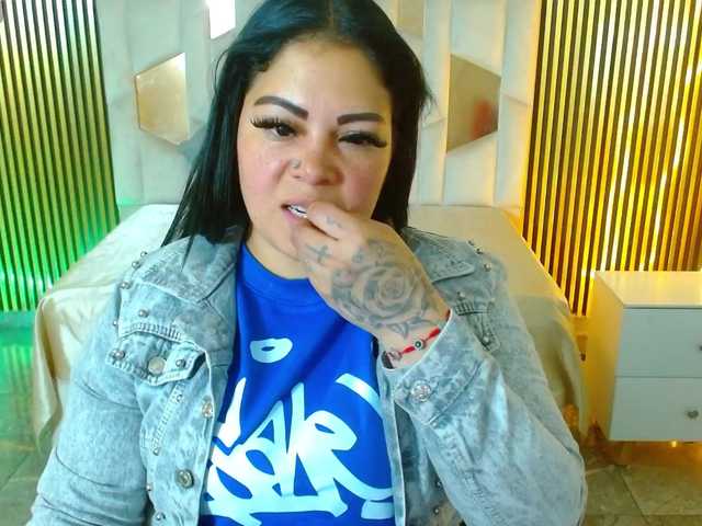 martina-tay