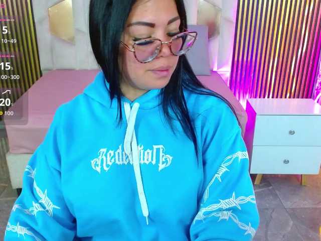 martina-tay online