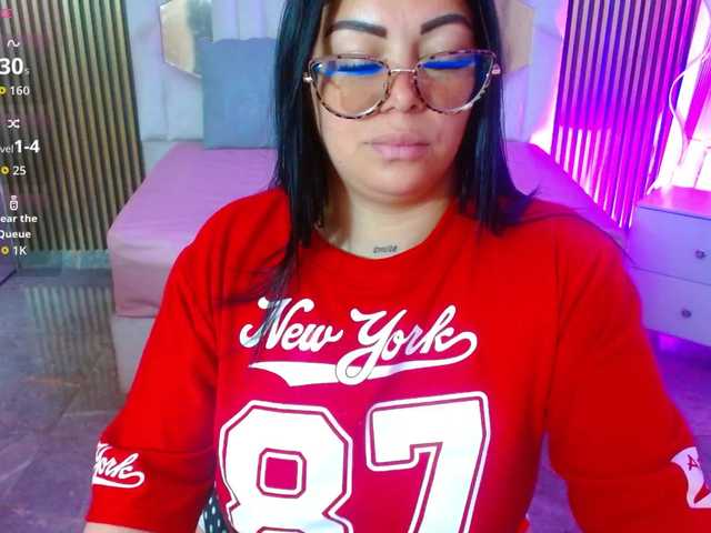 martina-tay live cam on BongaCams