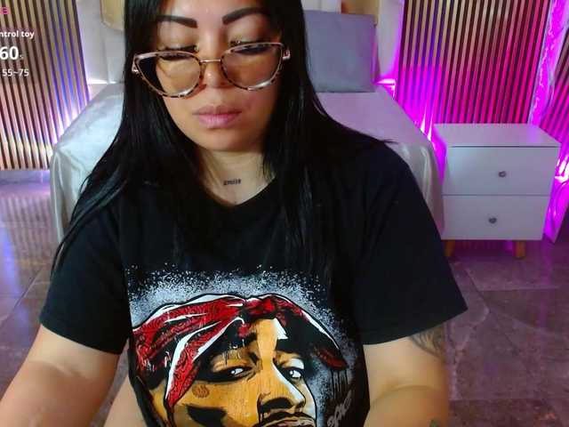 martina-tay live cam on BongaCams
