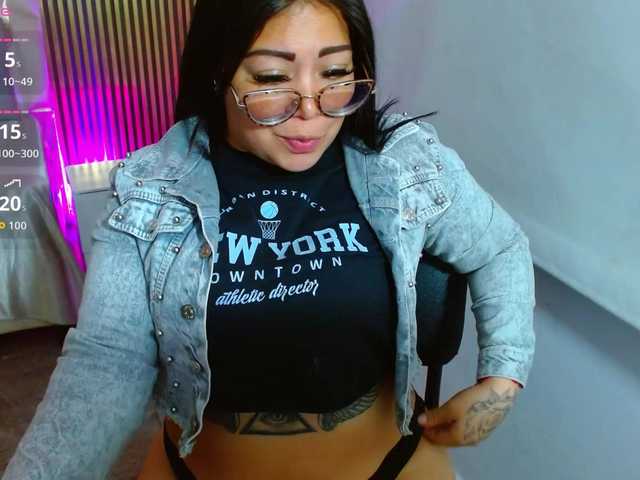 martina-tay live cam on BongaCams
