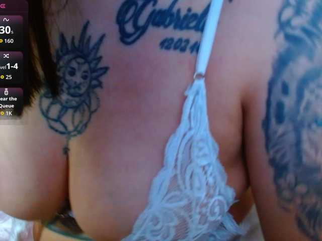 martina-tay live cam on BongaCams