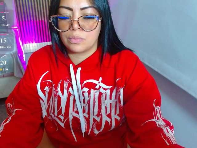 martina-tay live cam on BongaCams
