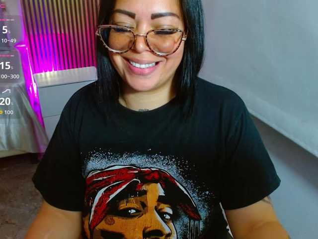 martina-tay live cam on BongaCams