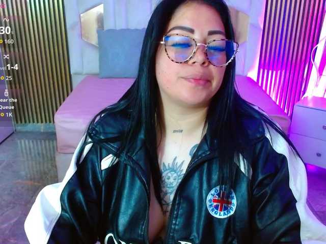 martina-tay live cam on BongaCams
