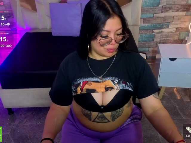 martina-tay — live female cam