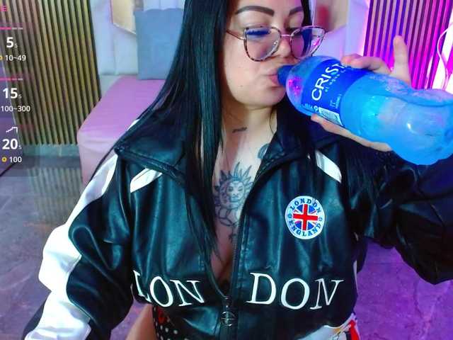 martina-tay
