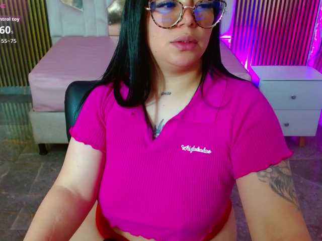 martina-tay live cam on BongaCams