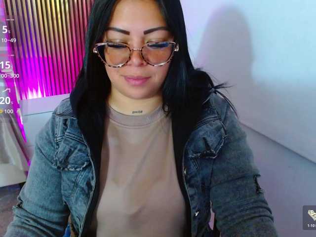 martina-tay live cam on BongaCams
