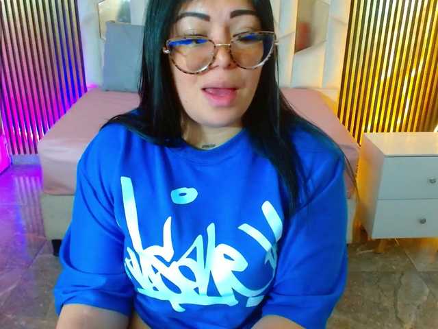 martina-tay live cam on BongaCams