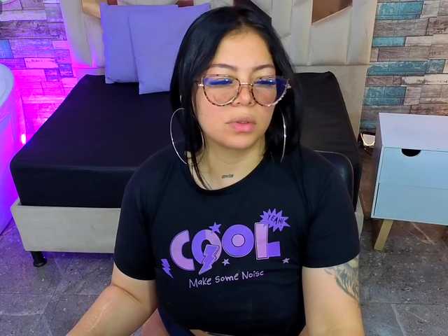 martina-tay live cam on BongaCams