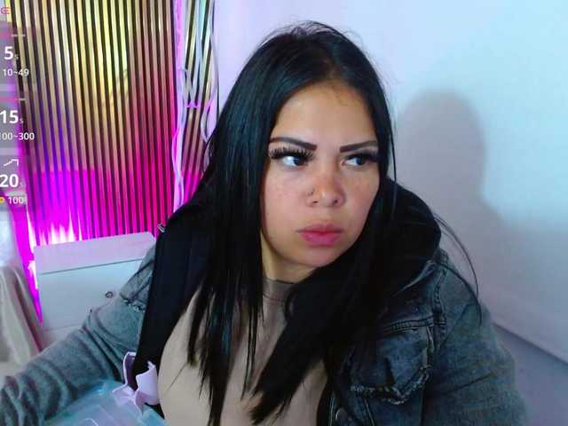 martina-tay live cam on BongaCams