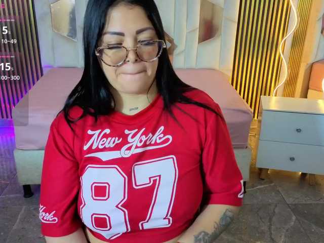 martina-tay live cam on BongaCams