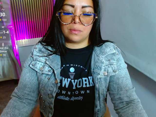 martina-tay live cam on BongaCams