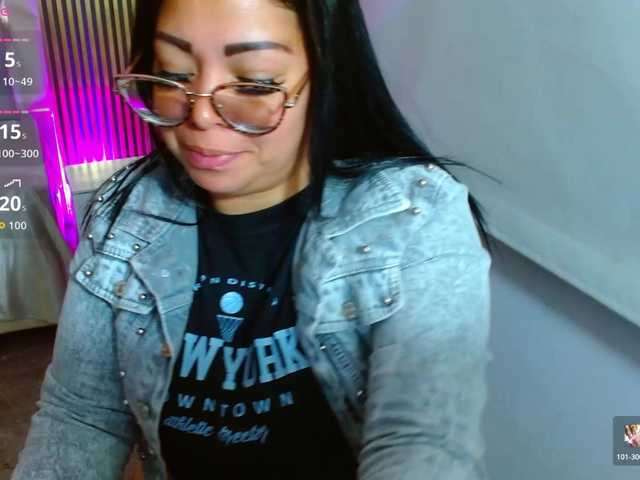 martina-tay live cam on BongaCams