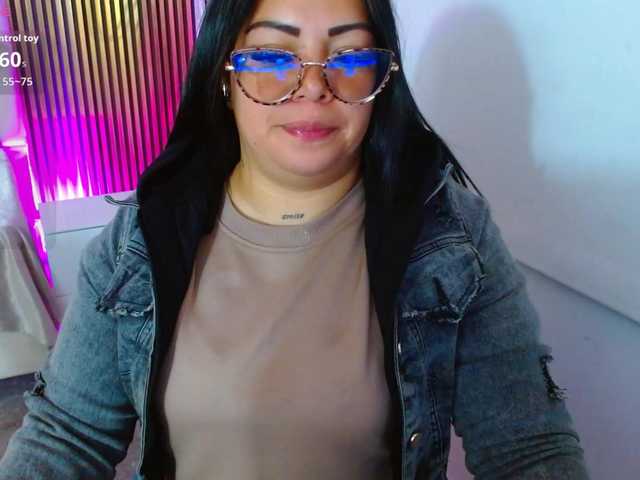 martina-tay live cam on BongaCams