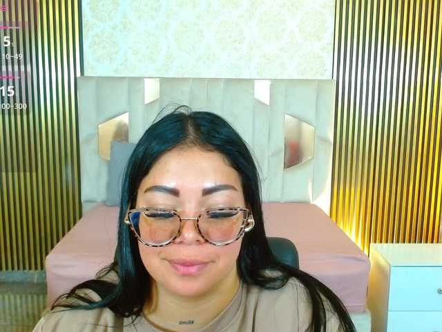 martina-tay live cam on BongaCams