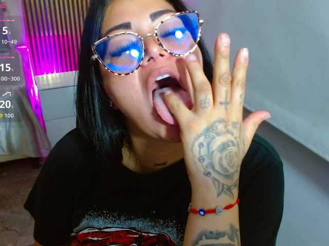 martina-tay live cam on BongaCams