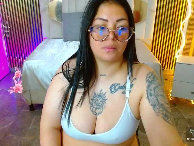 martina-tay live cam on BongaCams