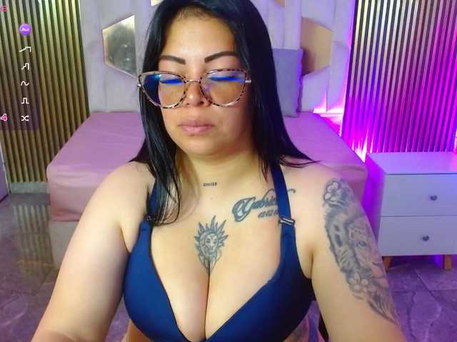 martina-tay live cam on BongaCams
