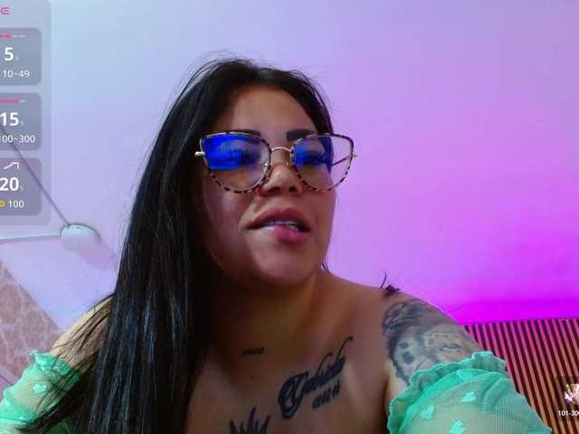 martina-tay live cam on BongaCams