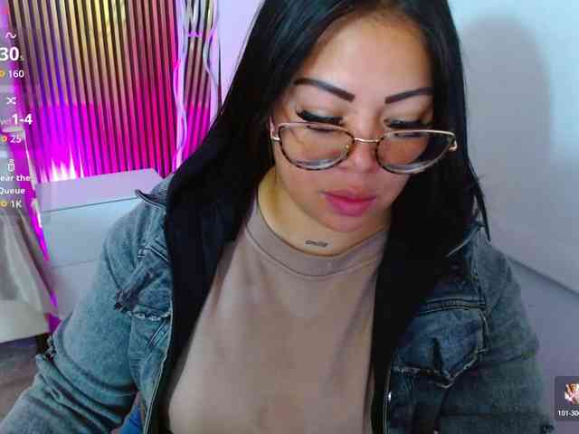 martina-tay
