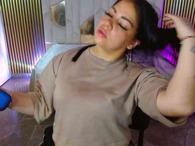 martina-tay