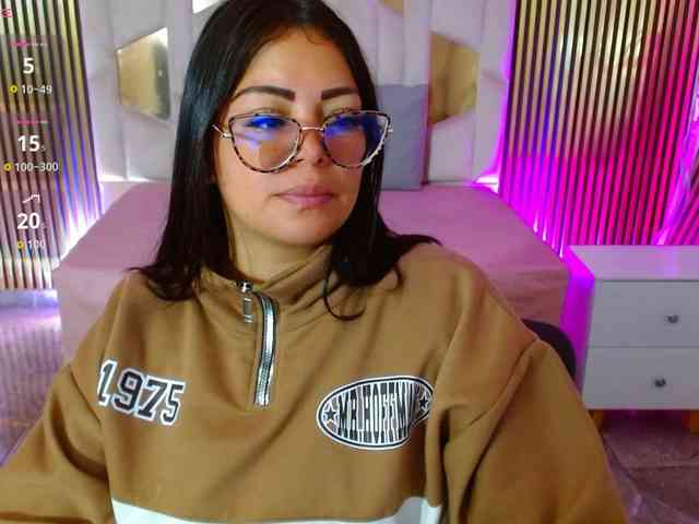 martina-tay