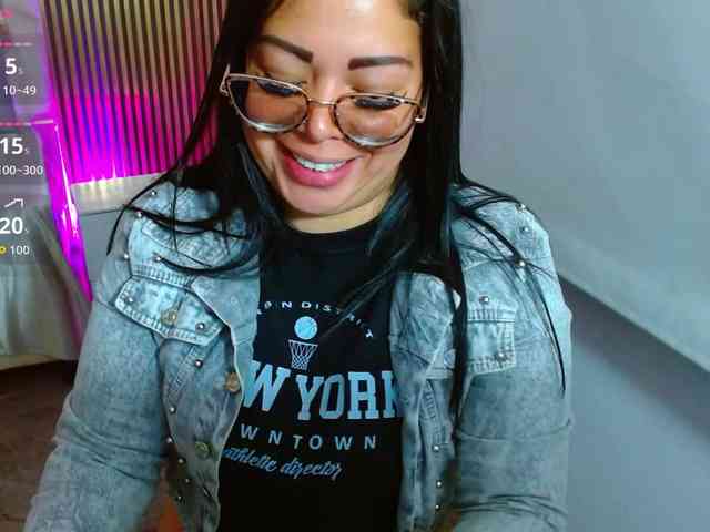 martina-tay Live Webcam on BongaCams