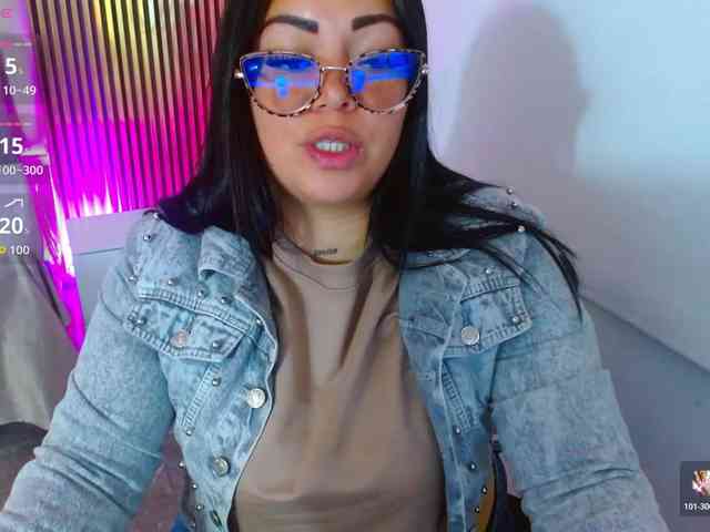 martina-tay martina-tay