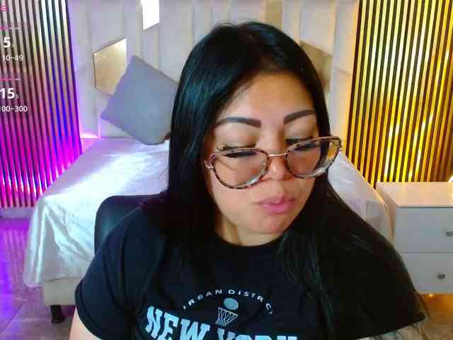 martina-tay
