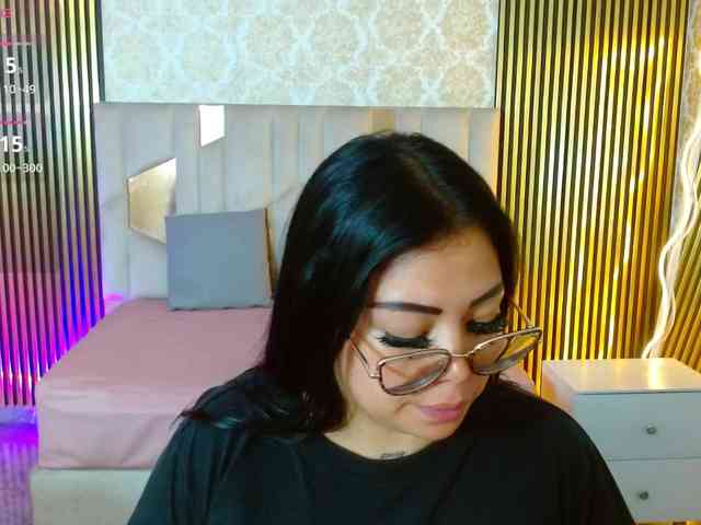martina-tay