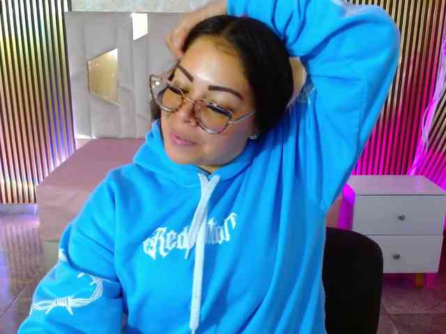 martina-tay