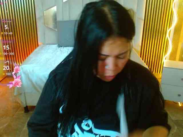 martina-tay