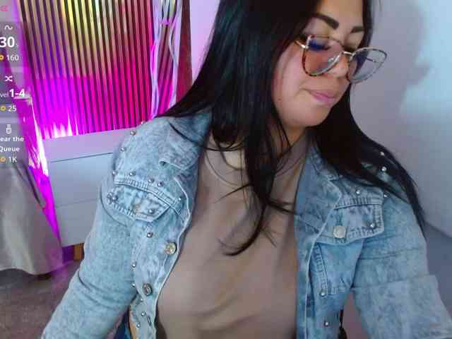 martina-tay