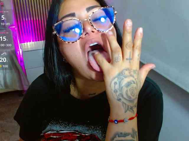 martina-tay