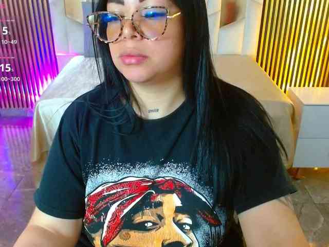 martina-tay