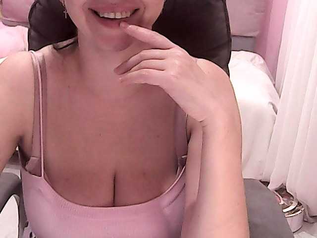 NikaKrasina live cam on BongaCams