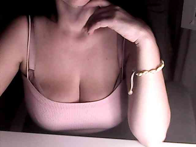 NikaKrasina webcam