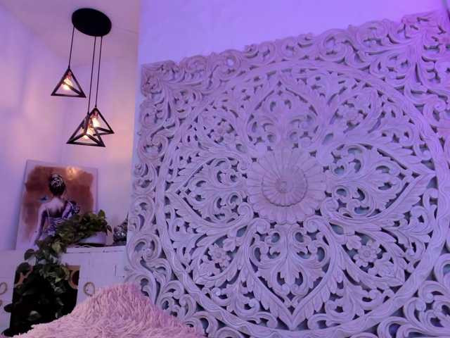 antonnella-lopez live cam on BongaCams