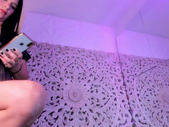 antonnella-lopez live cam on BongaCams