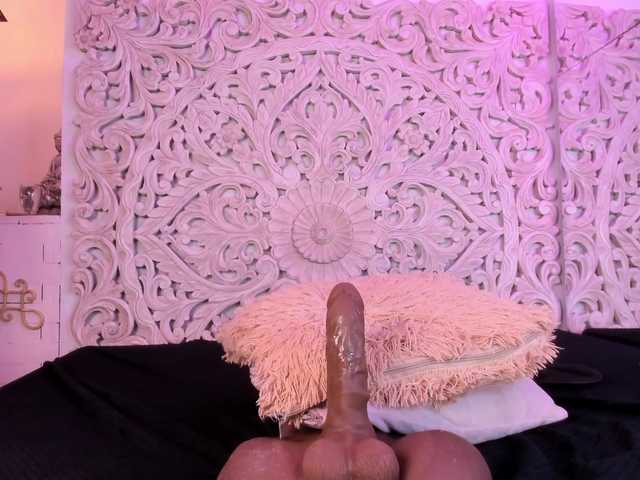 antonnella-lopez live cam on BongaCams