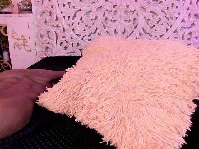 antonnella-lopez live cam on BongaCams