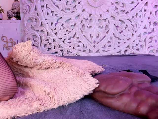 antonnella-lopez live cam on BongaCams