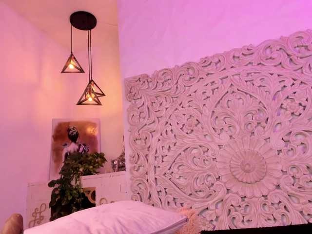 antonnella-lopez live cam on BongaCams