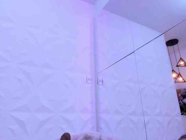 antonnella-lopez's live room